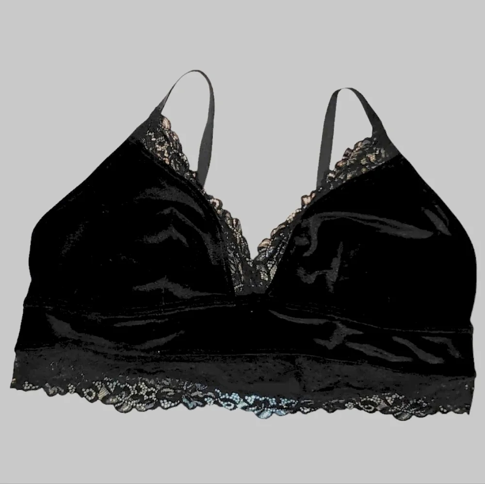 La Senza Bundle - 2 Lace & Velvet Bralettes; Pale Pink & Black. - Picture 3 of 7